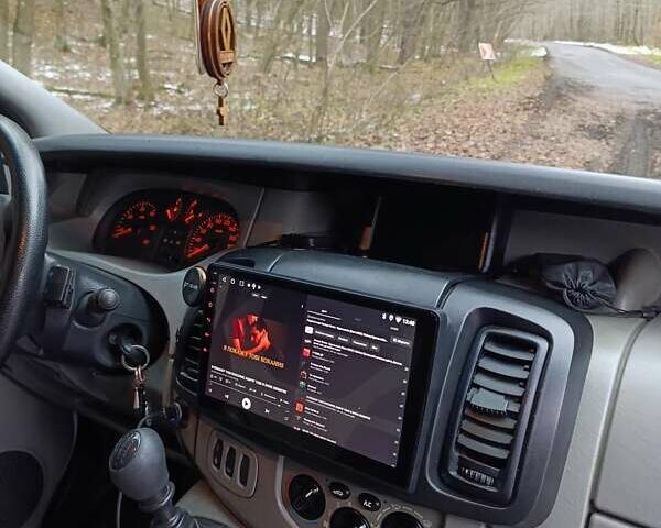 Белый Рено Трафик, объемом двигателя 1.9 л и пробегом 305 тыс. км за 8300 $, фото 10 на Automoto.ua