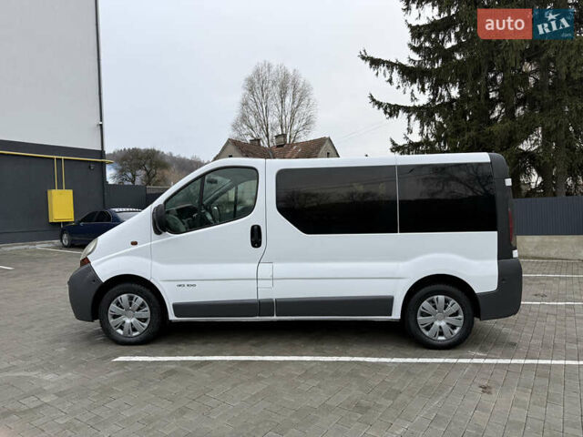 Белый Рено Трафик, объемом двигателя 1.9 л и пробегом 437 тыс. км за 8000 $, фото 4 на Automoto.ua