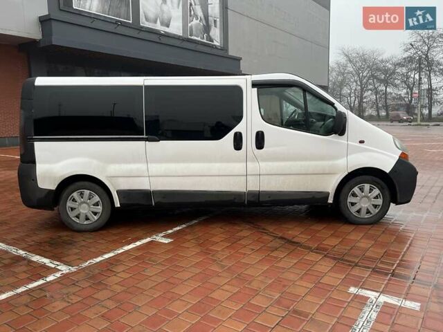 Белый Рено Трафик, объемом двигателя 1.9 л и пробегом 440 тыс. км за 5700 $, фото 8 на Automoto.ua