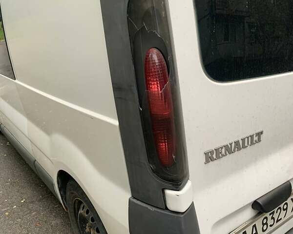 Білий Рено Трафік, об'ємом двигуна 1.87 л та пробігом 257 тис. км за 7800 $, фото 1 на Automoto.ua