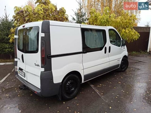 Белый Рено Трафик, объемом двигателя 1.9 л и пробегом 300 тыс. км за 7100 $, фото 26 на Automoto.ua
