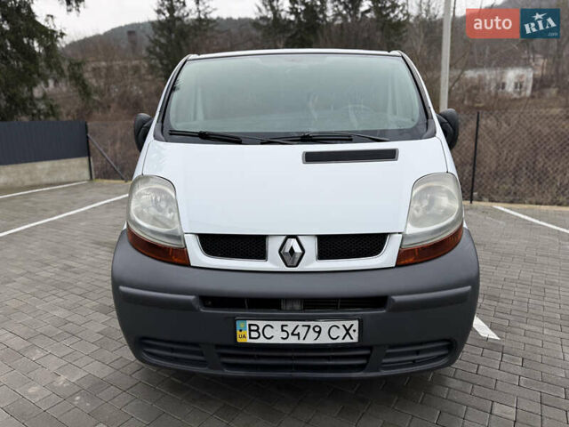 Белый Рено Трафик, объемом двигателя 1.9 л и пробегом 437 тыс. км за 8000 $, фото 16 на Automoto.ua