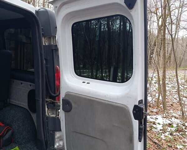 Белый Рено Трафик, объемом двигателя 1.9 л и пробегом 305 тыс. км за 8300 $, фото 13 на Automoto.ua