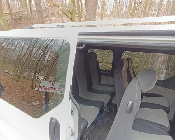 Белый Рено Трафик, объемом двигателя 1.9 л и пробегом 305 тыс. км за 8300 $, фото 6 на Automoto.ua