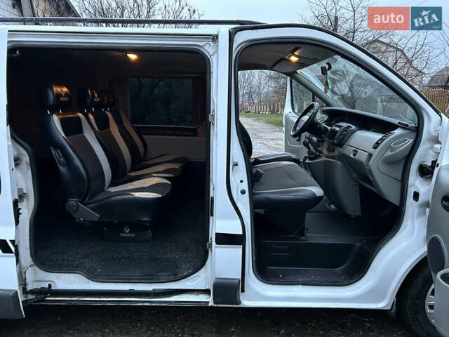 Білий Рено Трафік, об'ємом двигуна 1.9 л та пробігом 354 тис. км за 6500 $, фото 17 на Automoto.ua