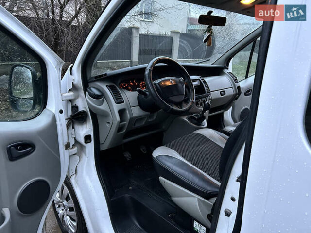 Білий Рено Трафік, об'ємом двигуна 1.9 л та пробігом 354 тис. км за 6500 $, фото 8 на Automoto.ua