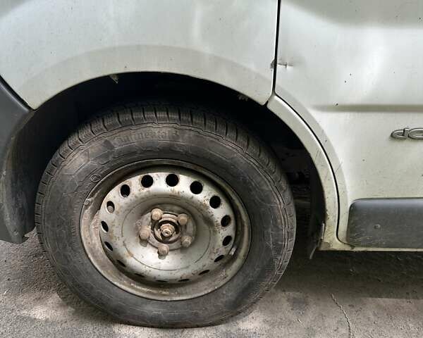 Белый Рено Трафик, объемом двигателя 1.87 л и пробегом 284 тыс. км за 7400 $, фото 7 на Automoto.ua