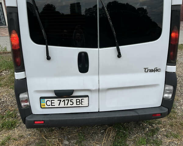 Белый Рено Трафик, объемом двигателя 2.5 л и пробегом 457 тыс. км за 7000 $, фото 13 на Automoto.ua