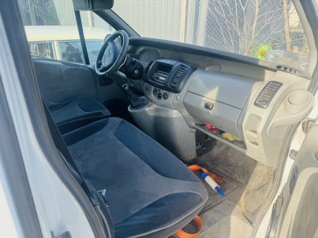 Білий Рено Трафік, об'ємом двигуна 1.9 л та пробігом 200 тис. км за 3700 $, фото 8 на Automoto.ua