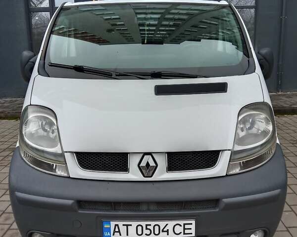 Білий Рено Трафік, об'ємом двигуна 1.9 л та пробігом 381 тис. км за 8500 $, фото 2 на Automoto.ua