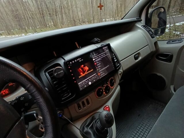 Белый Рено Трафик, объемом двигателя 0 л и пробегом 304 тыс. км за 9700 $, фото 4 на Automoto.ua