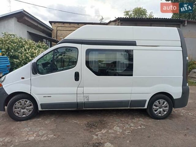 Белый Рено Трафик, объемом двигателя 2.5 л и пробегом 641 тыс. км за 6400 $, фото 5 на Automoto.ua