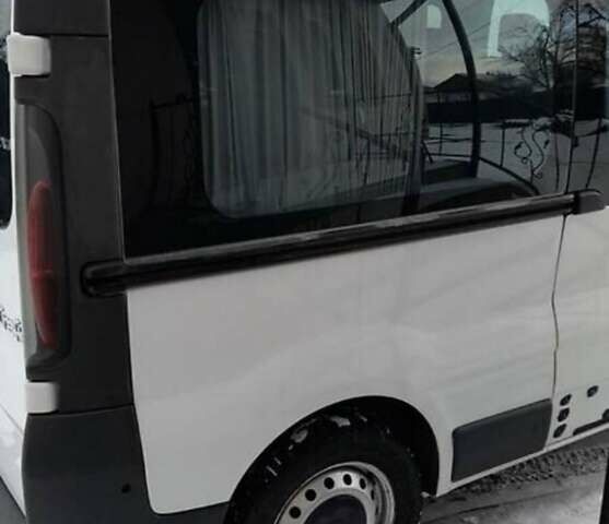 Белый Рено Трафик, объемом двигателя 1.9 л и пробегом 479 тыс. км за 7700 $, фото 8 на Automoto.ua