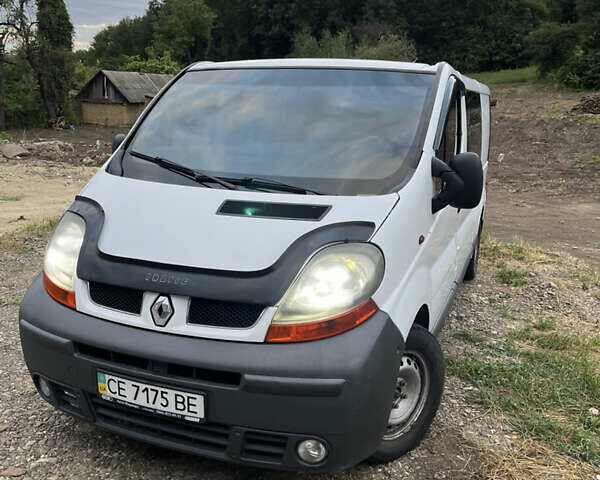 Белый Рено Трафик, объемом двигателя 2.5 л и пробегом 457 тыс. км за 7000 $, фото 3 на Automoto.ua