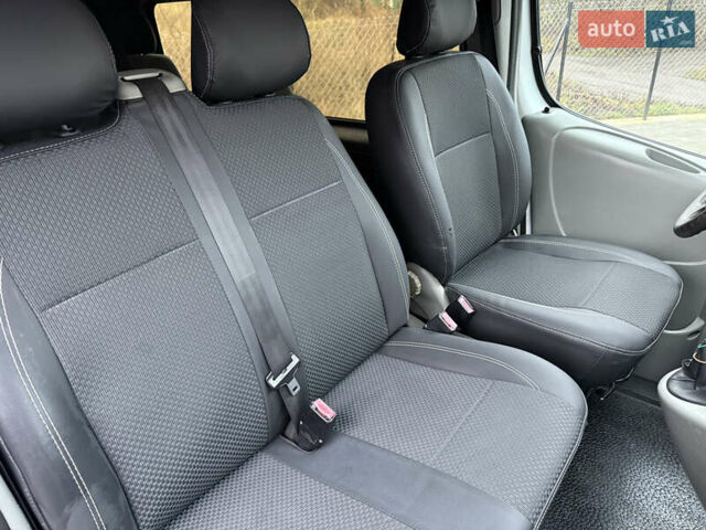 Белый Рено Трафик, объемом двигателя 1.9 л и пробегом 437 тыс. км за 8000 $, фото 43 на Automoto.ua