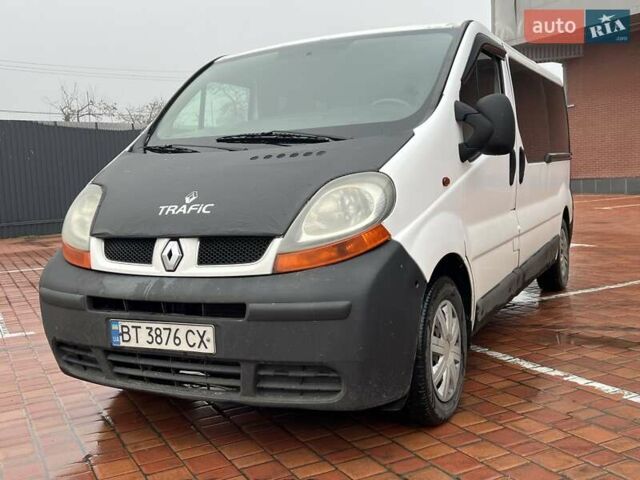 Белый Рено Трафик, объемом двигателя 1.9 л и пробегом 440 тыс. км за 5700 $, фото 2 на Automoto.ua
