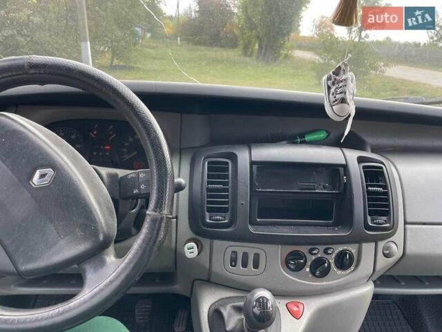 Белый Рено Трафик, объемом двигателя 1.87 л и пробегом 353 тыс. км за 4800 $, фото 11 на Automoto.ua