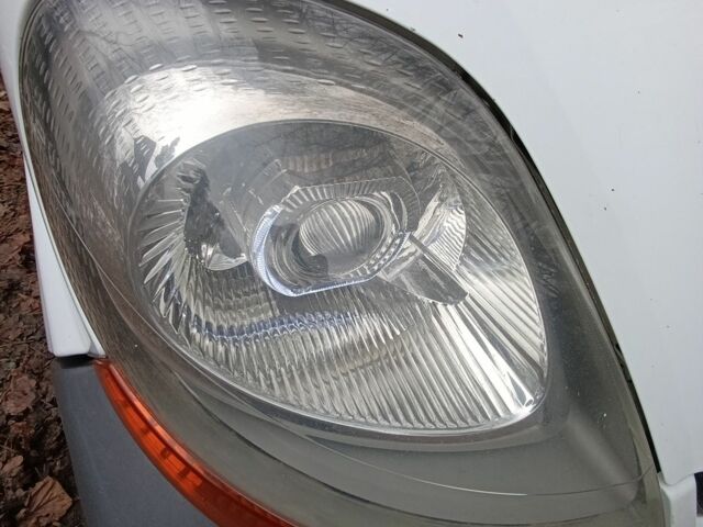 Белый Рено Трафик, объемом двигателя 0 л и пробегом 304 тыс. км за 9700 $, фото 3 на Automoto.ua