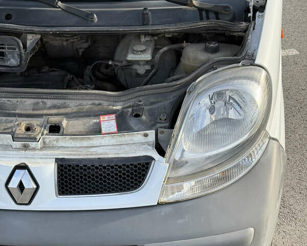 Белый Рено Трафик, объемом двигателя 1.9 л и пробегом 388 тыс. км за 7300 $, фото 33 на Automoto.ua