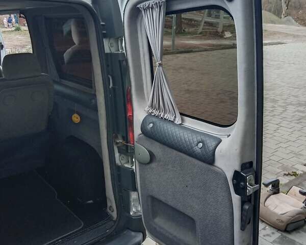 Білий Рено Трафік, об'ємом двигуна 1.9 л та пробігом 381 тис. км за 8500 $, фото 19 на Automoto.ua