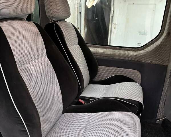 Белый Рено Трафик, объемом двигателя 0 л и пробегом 475 тыс. км за 5400 $, фото 13 на Automoto.ua