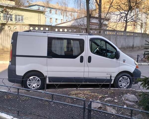 Белый Рено Трафик, объемом двигателя 1.9 л и пробегом 300 тыс. км за 7100 $, фото 8 на Automoto.ua