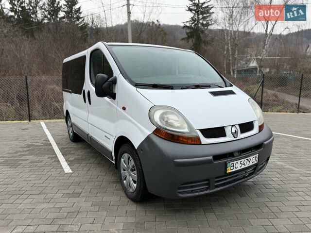 Белый Рено Трафик, объемом двигателя 1.9 л и пробегом 437 тыс. км за 8000 $, фото 14 на Automoto.ua