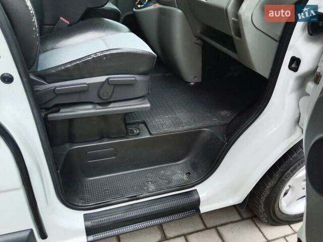 Білий Рено Трафік, об'ємом двигуна 1.9 л та пробігом 381 тис. км за 8500 $, фото 12 на Automoto.ua