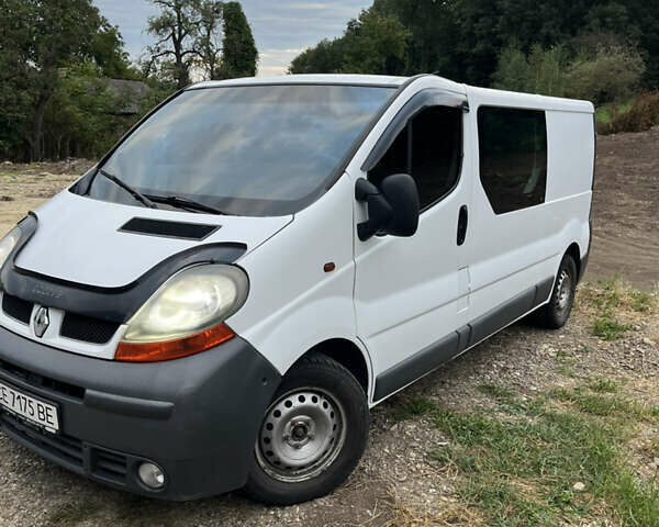 Белый Рено Трафик, объемом двигателя 2.5 л и пробегом 457 тыс. км за 7000 $, фото 2 на Automoto.ua