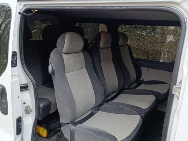 Белый Рено Трафик, объемом двигателя 0 л и пробегом 304 тыс. км за 9700 $, фото 6 на Automoto.ua