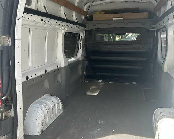 Белый Рено Трафик, объемом двигателя 1.87 л и пробегом 284 тыс. км за 7400 $, фото 18 на Automoto.ua