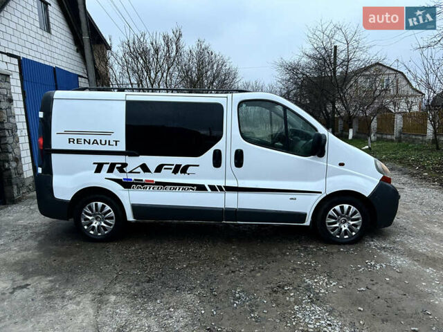 Білий Рено Трафік, об'ємом двигуна 1.9 л та пробігом 354 тис. км за 6500 $, фото 4 на Automoto.ua