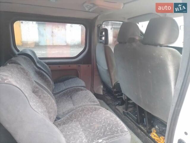 Білий Рено Трафік, об'ємом двигуна 1.9 л та пробігом 360 тис. км за 6300 $, фото 5 на Automoto.ua