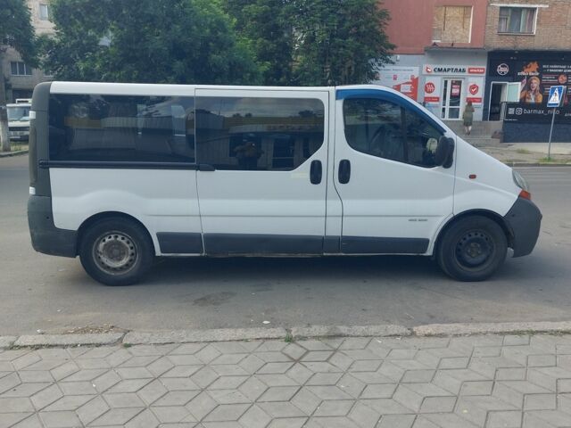 Белый Рено Трафик, объемом двигателя 1.9 л и пробегом 950 тыс. км за 7000 $, фото 3 на Automoto.ua