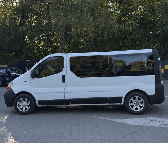 Белый Рено Трафик, объемом двигателя 1.9 л и пробегом 320 тыс. км за 7449 $, фото 5 на Automoto.ua