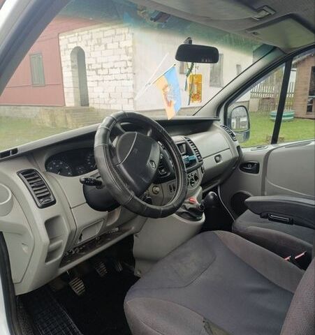 Белый Рено Трафик, объемом двигателя 1.87 л и пробегом 352 тыс. км за 7300 $, фото 6 на Automoto.ua