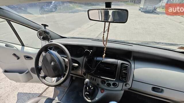 Білий Рено Трафік, об'ємом двигуна 1.9 л та пробігом 316 тис. км за 6000 $, фото 10 на Automoto.ua