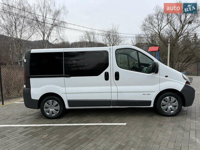 Белый Рено Трафик, объемом двигателя 1.9 л и пробегом 437 тыс. км за 8000 $, фото 11 на Automoto.ua