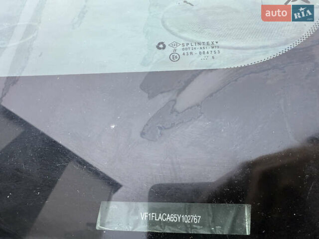 Белый Рено Трафик, объемом двигателя 1.9 л и пробегом 437 тыс. км за 8000 $, фото 27 на Automoto.ua