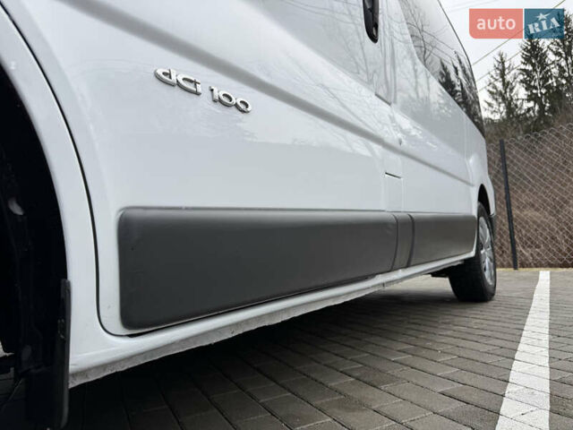 Белый Рено Трафик, объемом двигателя 1.9 л и пробегом 437 тыс. км за 8000 $, фото 24 на Automoto.ua