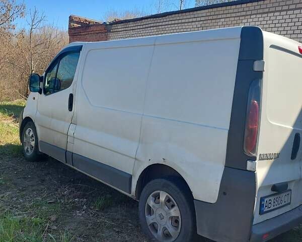 Белый Рено Трафик, объемом двигателя 1.9 л и пробегом 538 тыс. км за 4300 $, фото 5 на Automoto.ua