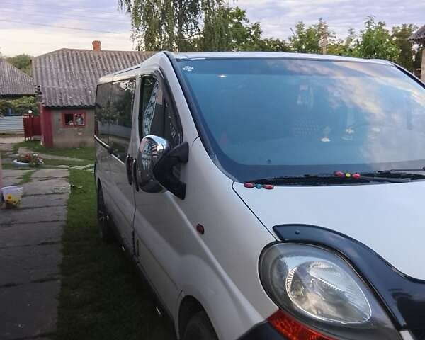 Белый Рено Трафик, объемом двигателя 2.46 л и пробегом 300 тыс. км за 7800 $, фото 7 на Automoto.ua