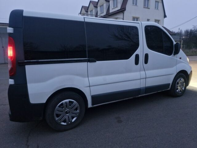 Белый Рено Трафик, объемом двигателя 2 л и пробегом 287 тыс. км за 8500 $, фото 2 на Automoto.ua