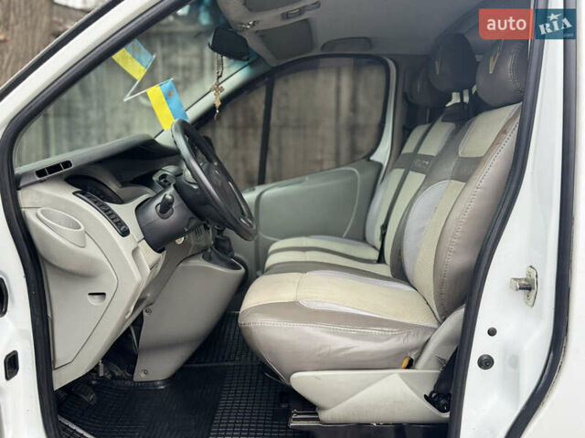 Белый Рено Трафик, объемом двигателя 1.87 л и пробегом 327 тыс. км за 7800 $, фото 18 на Automoto.ua