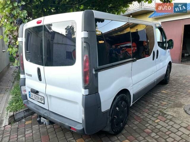 Білий Рено Трафік, об'ємом двигуна 1.87 л та пробігом 287 тис. км за 7500 $, фото 2 на Automoto.ua