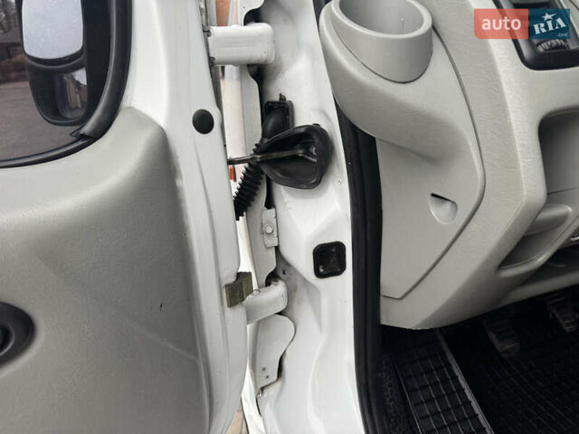 Белый Рено Трафик, объемом двигателя 1.87 л и пробегом 327 тыс. км за 7800 $, фото 20 на Automoto.ua