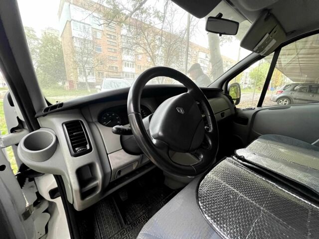 Рено Трафик 2006 в Александрие на Automoto.ua Белый Рено Трафик, объемом двигателя 1.9 л и пробегом 223 тыс. км за 6500 $, фото 4 на Automoto.ua