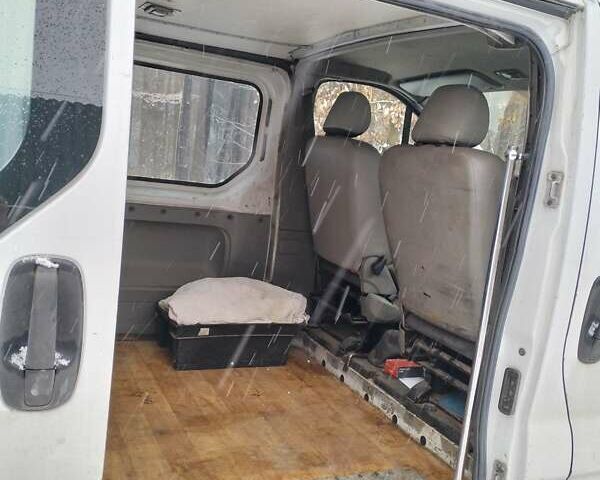 Білий Рено Трафік, об'ємом двигуна 2.5 л та пробігом 382 тис. км за 5900 $, фото 11 на Automoto.ua
