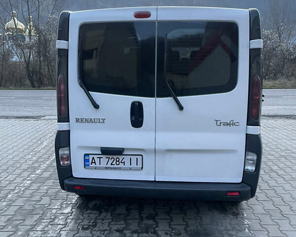 Білий Рено Трафік, об'ємом двигуна 1.87 л та пробігом 375 тис. км за 8000 $, фото 5 на Automoto.ua