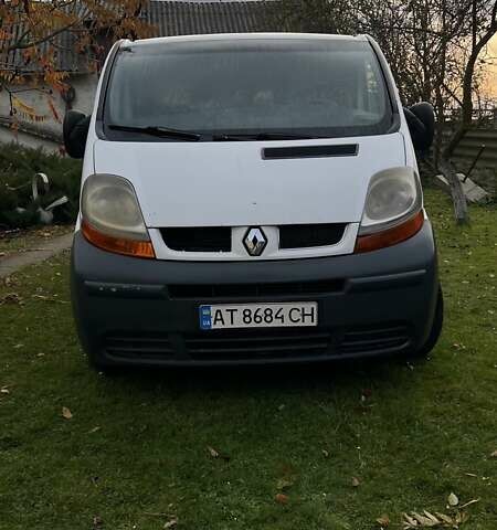 Білий Рено Трафік, об'ємом двигуна 1.9 л та пробігом 285 тис. км за 7500 $, фото 2 на Automoto.ua